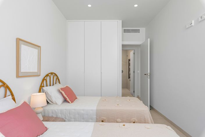 Image No.26-3 Bed Villa for sale