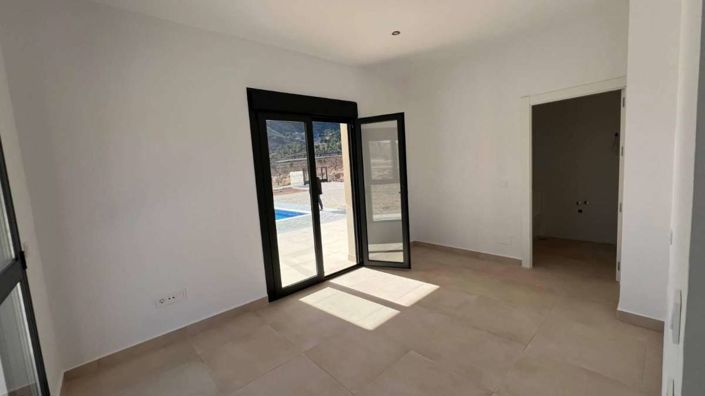 Image No.15-3 Bed Villa for sale