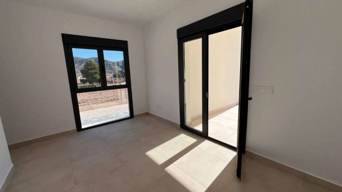 Image No.18-3 Bed Villa for sale