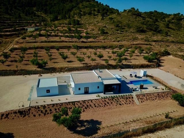 Image No.3-3 Bed Villa for sale