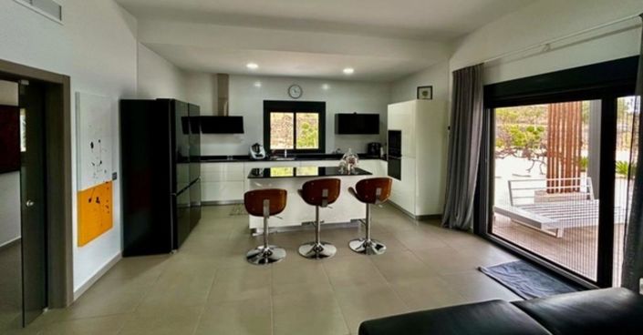 Image No.4-3 Bed Villa for sale