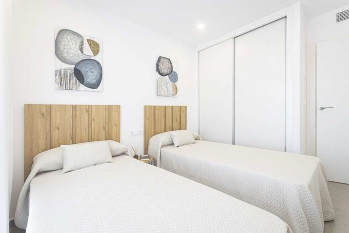 Image No.18-3 Bed Apartment for sale