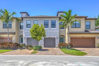 2369ByronSt-1