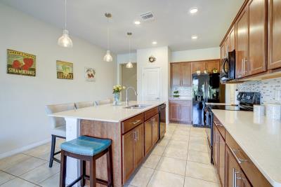 2369ByronSt-11