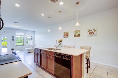 2369ByronSt-12
