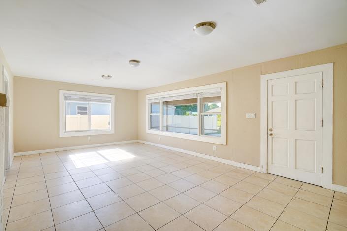 Image No.6-3 Bed House for sale