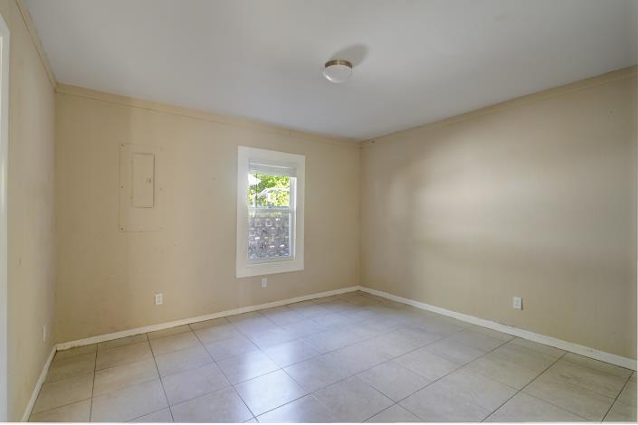 Image No.18-3 Bed House for sale