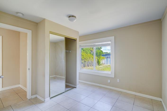 Image No.21-3 Bed House for sale