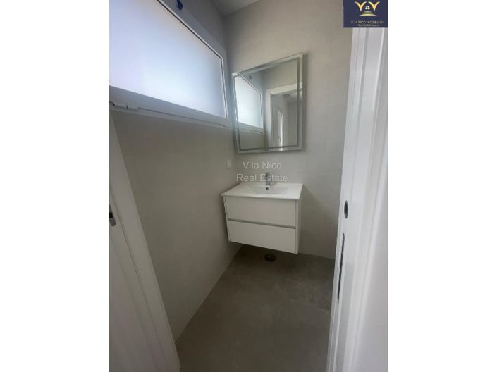 Image No.18-4 Bed House for sale