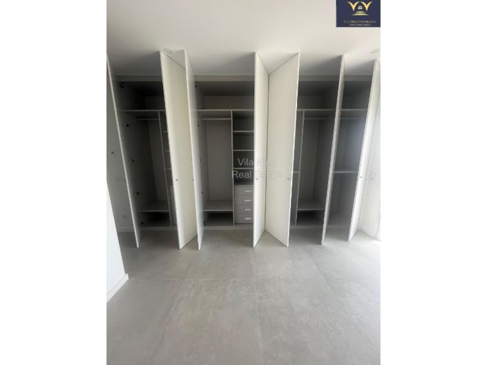 Image No.20-4 Bed House for sale