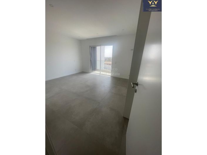 Image No.22-4 Bed House for sale