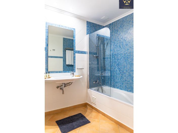 Image No.4-28 Bed Commercial for sale