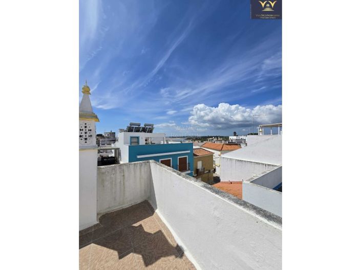 Image No.26-3 Bed House for sale