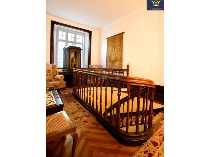 Image No.7-9 Bed House for sale