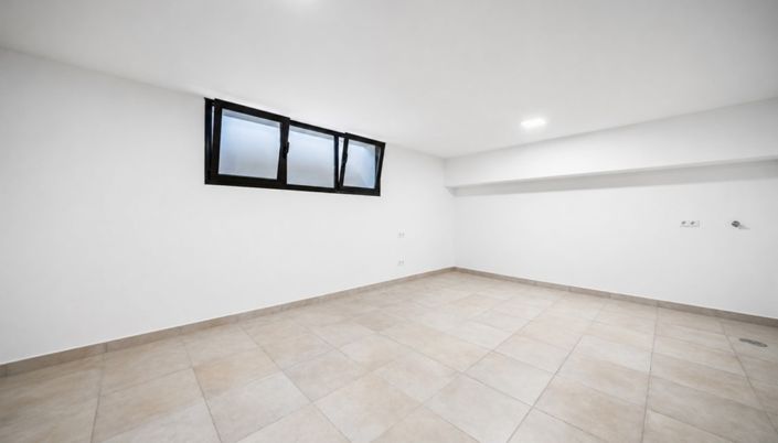 Image No.26-5 Bed Villa for sale