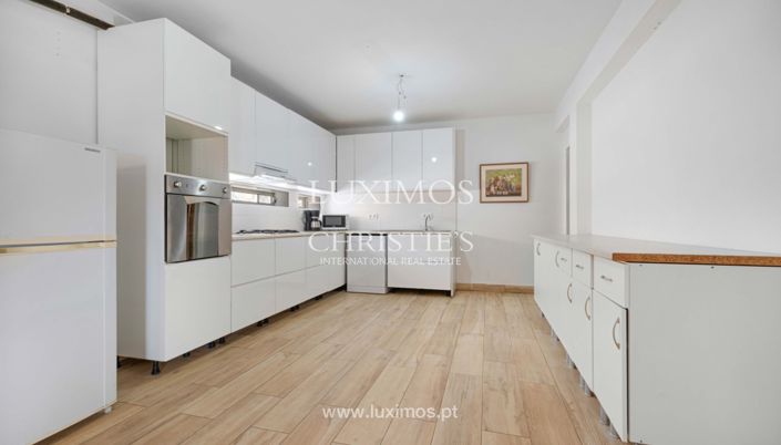 Image No.6-9 Bed Villa for sale