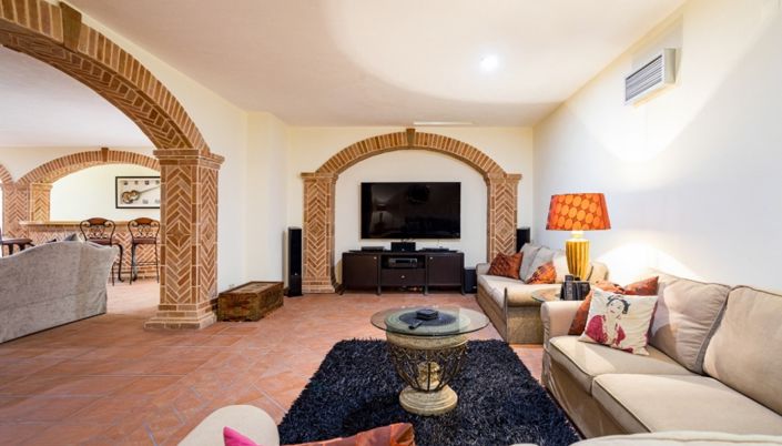 Image No.18-4 Bed Villa for sale