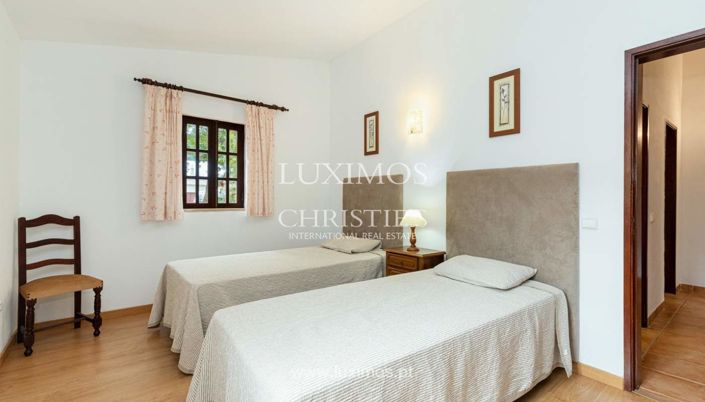 Image No.24-Commercial de 7 chambres à vendre à Lagos