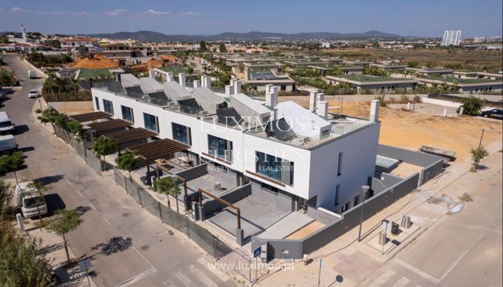 Image No.4-4 Bed Villa for sale