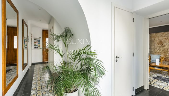 Image No.12-10 Bed Villa for sale