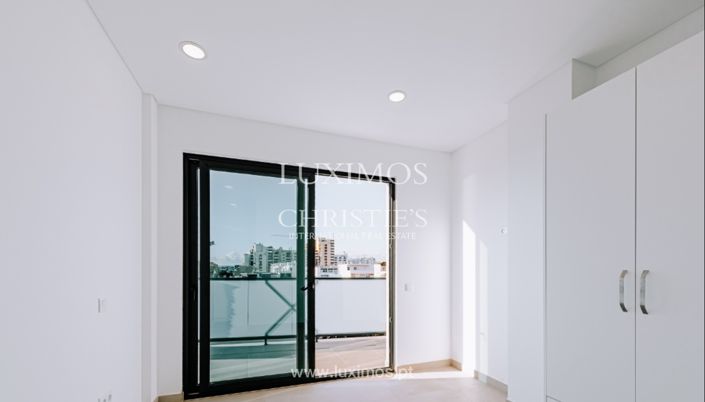 Image No.20-3 Bed Apartment for sale