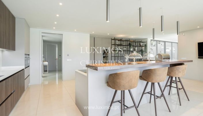 Image No.12-8 Bed Villa for sale