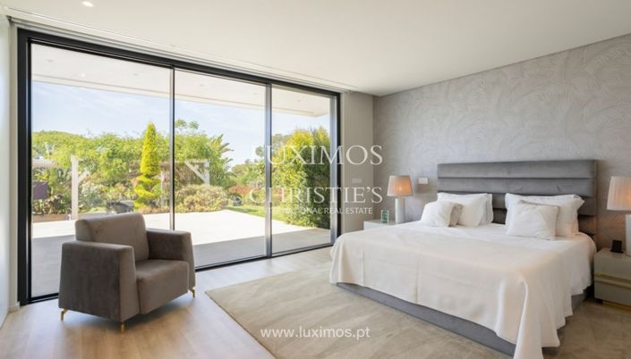 Image No.18-8 Bed Villa for sale