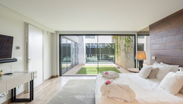 Image No.19-8 Bed Villa for sale