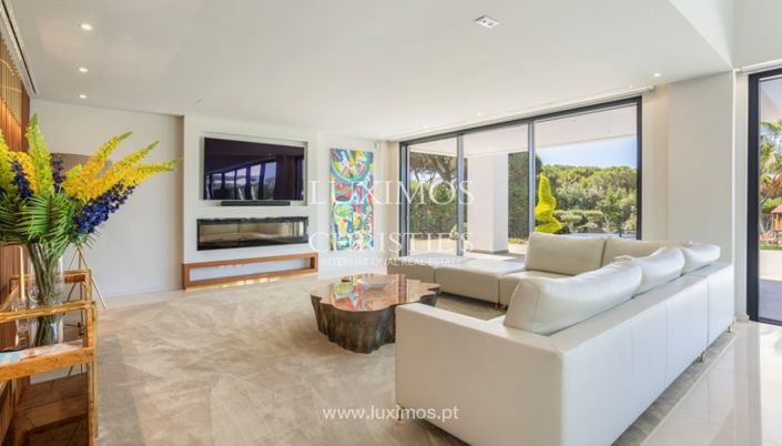 Image No.8-8 Bed Villa for sale