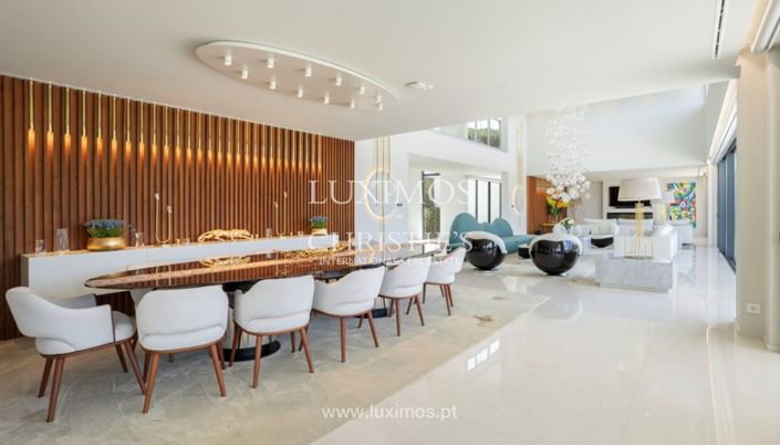 Image No.10-8 Bed Villa for sale