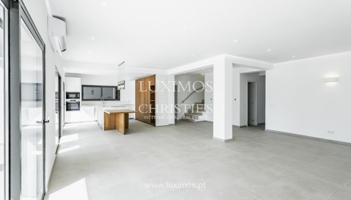 Image No.12-4 Bed Villa for sale