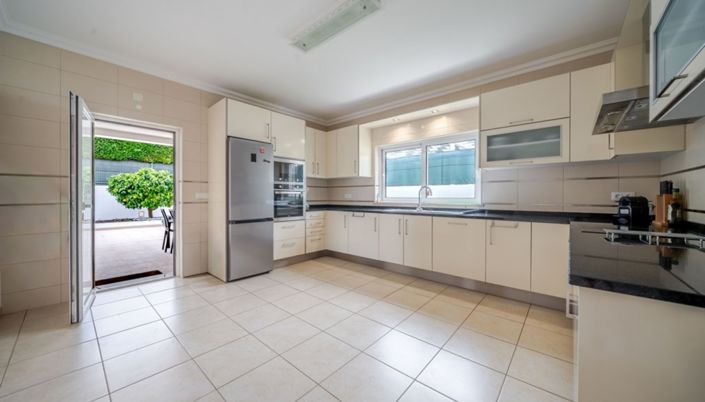 Image No.12-3 Bed Villa for sale