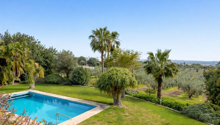 Image No.11-3 Bed Farmhouse for sale