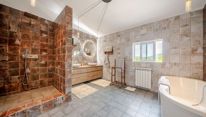 Image No.15-3 Bed Farmhouse for sale