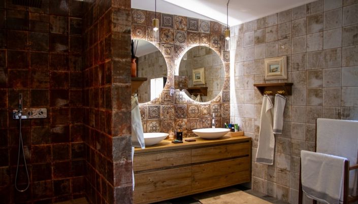 Image No.19-3 Bed Farmhouse for sale