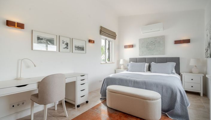 Image No.19-3 Bed Farmhouse for sale