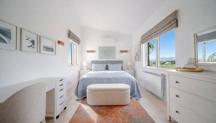 Image No.20-3 Bed Farmhouse for sale