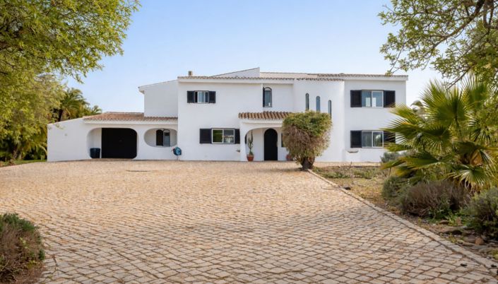 Image No.28-3 Bed Farmhouse for sale