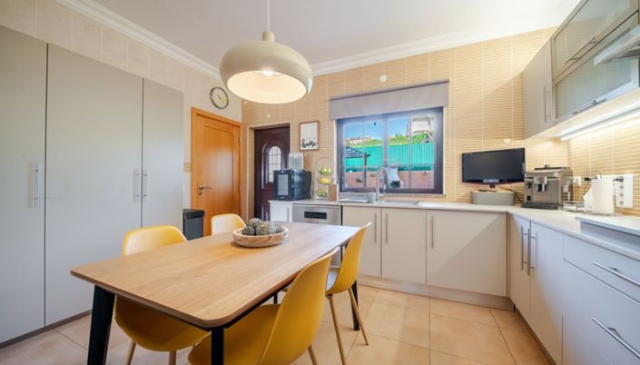 Image No.18-3 Bed Villa for sale