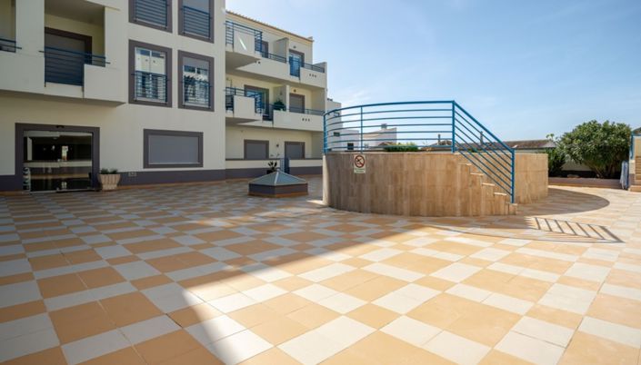 Image No.22-2 Bed Apartment for sale