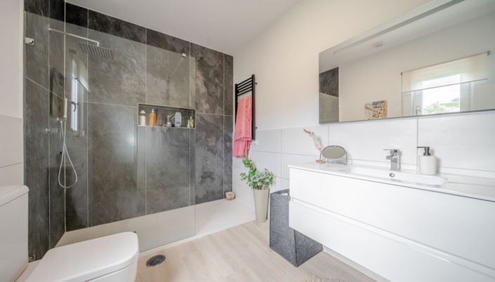 Image No.12-3 Bed Villa for sale