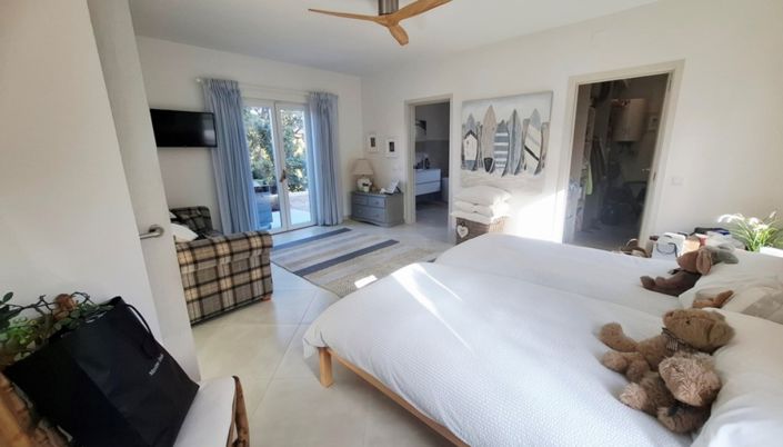 Image No.17-3 Bed Villa for sale