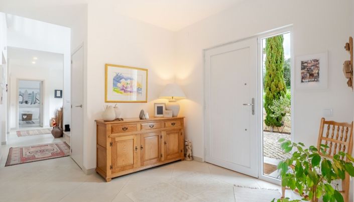 Image No.3-3 Bed Villa for sale