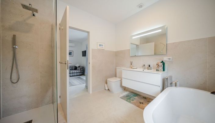 Image No.8-3 Bed Villa for sale