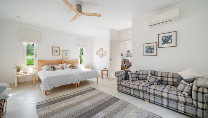 Image No.9-3 Bed Villa for sale