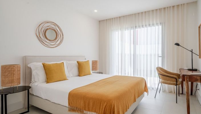 Image No.15-3 Bed Apartment for sale