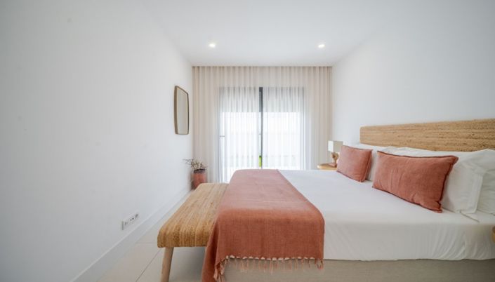 Image No.18-3 Bed Apartment for sale