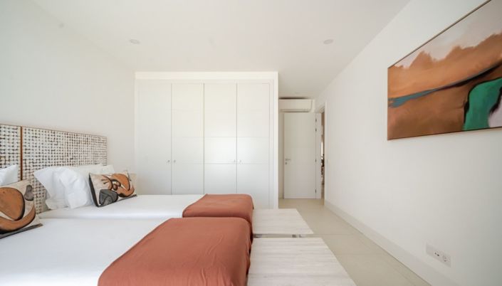 Image No.20-3 Bed Apartment for sale