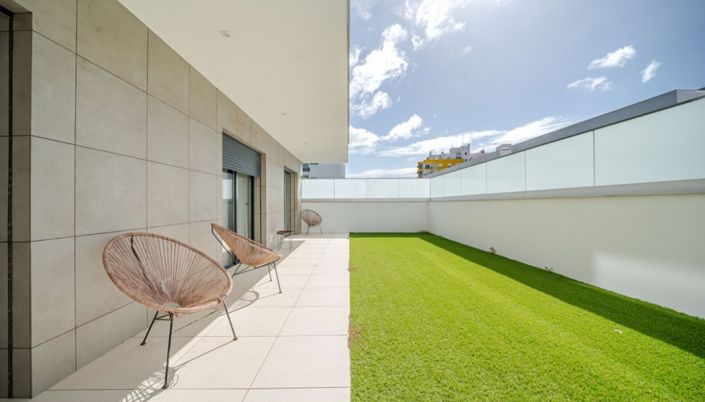 Image No.25-3 Bed Apartment for sale