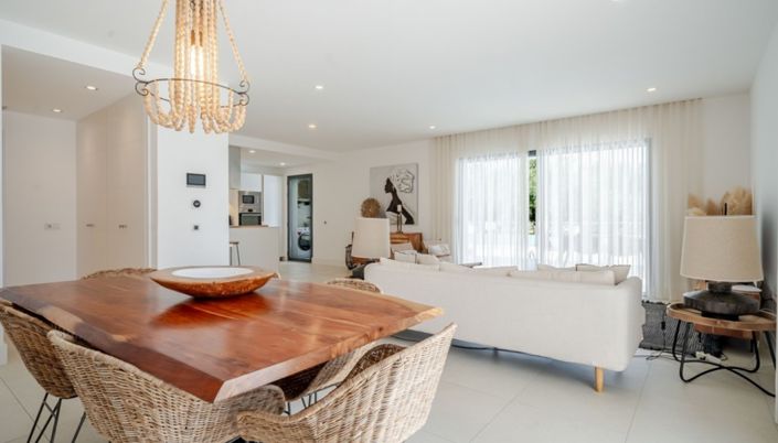 Image No.9-3 Bed Apartment for sale